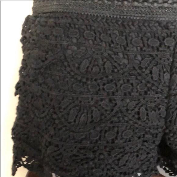 Cute and funky shorts - Picture 4 of 4